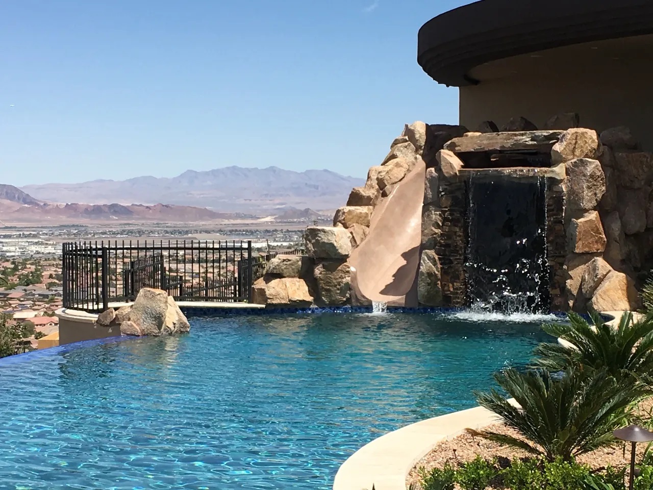 Las Vegas Pool with View